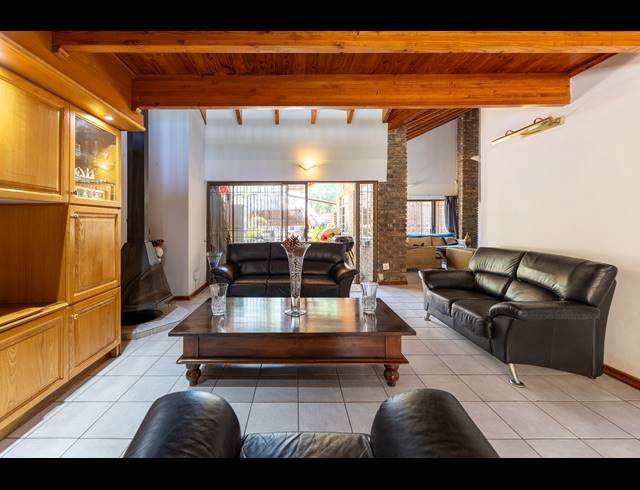 4 BEDROOM HOUSE FOR SALE IN BRYANSTON